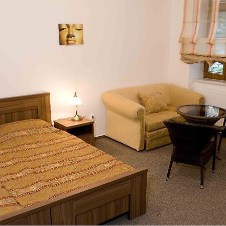 Hotel Satyam Brno Ngoại thất bức ảnh