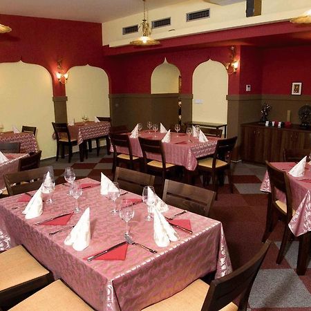 Hotel Satyam Brno Ngoại thất bức ảnh