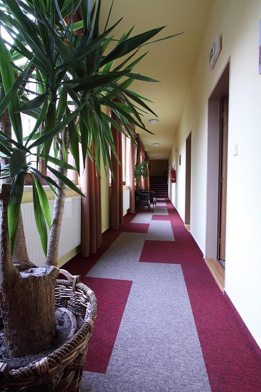 Hotel Satyam Brno Ngoại thất bức ảnh