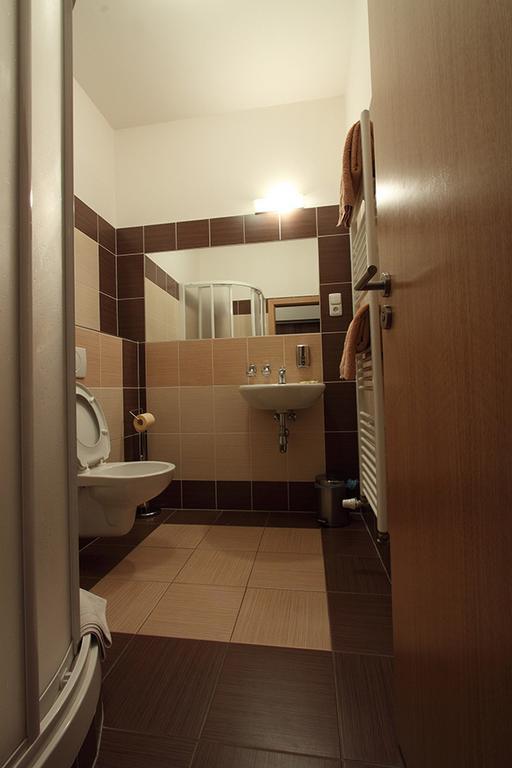 Hotel Satyam Brno Ngoại thất bức ảnh